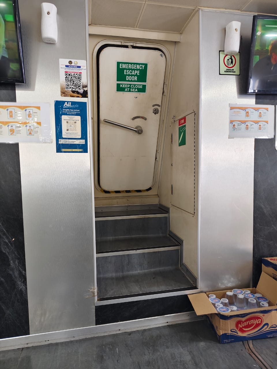Dolphin Ferries - Amenities