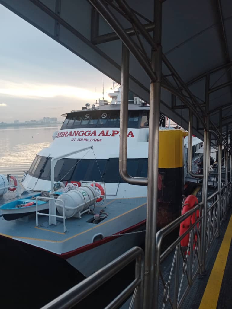 Pintas Fast Ferry - Exterior