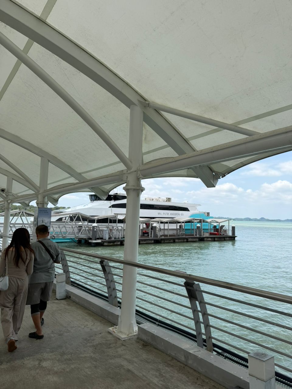Putri Anggreni Ferry - Exterior
