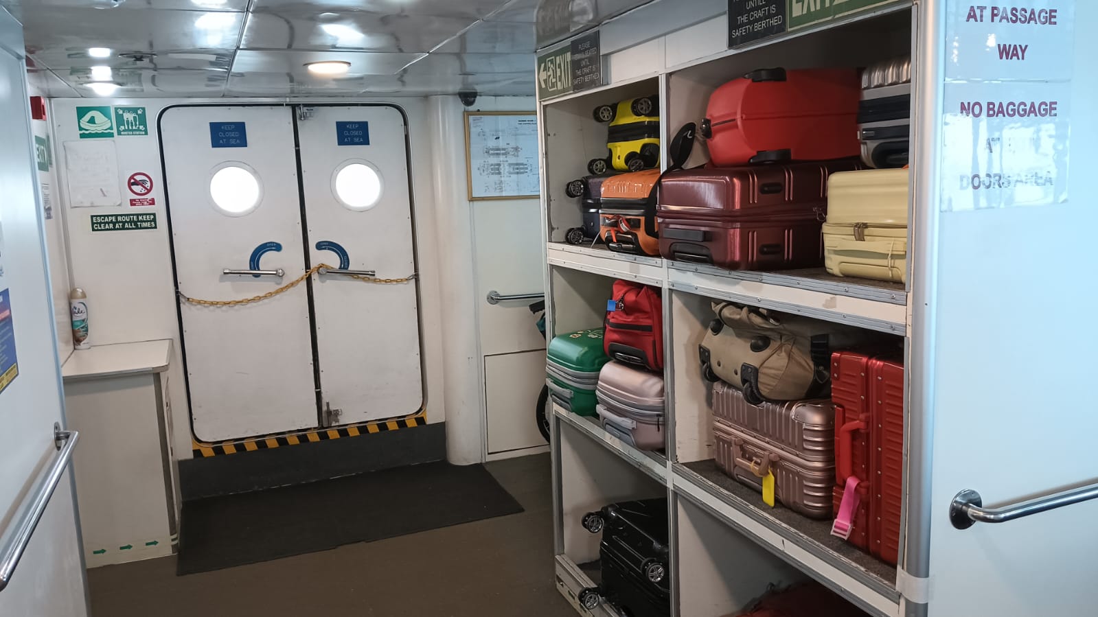 Sindo Ferry - Interior