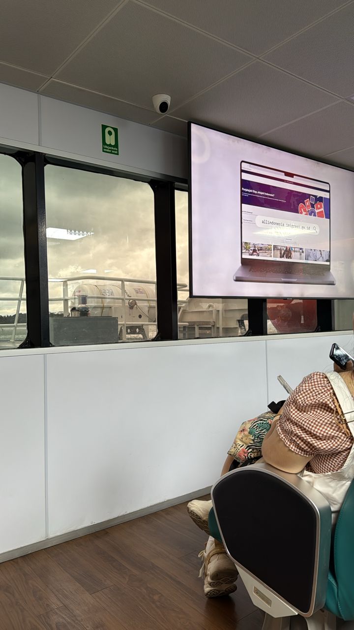 Putri Anggreni Ferry - Interior, Amenities