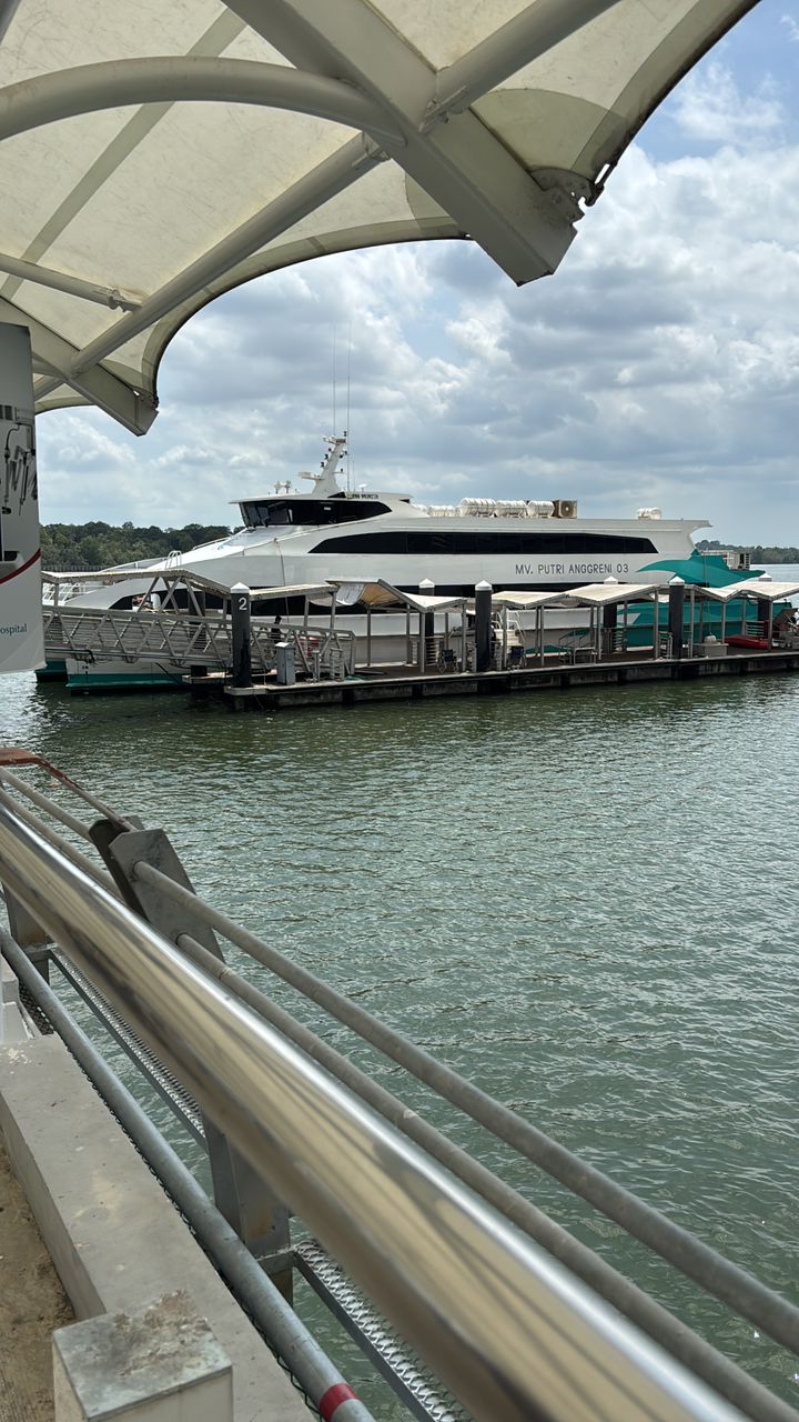 Putri Anggreni Ferry - Exterior