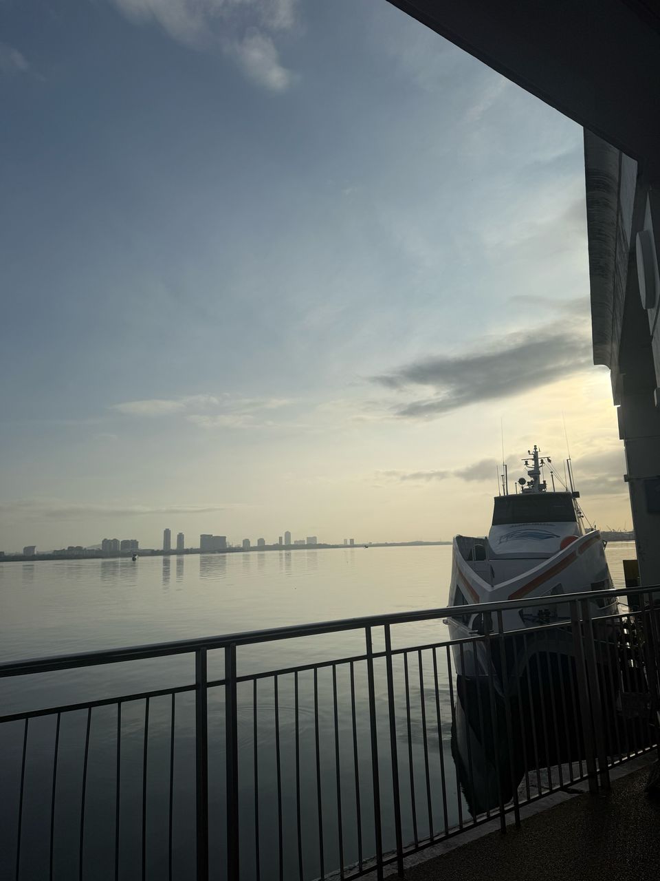 Dolphin Ferry - Exterior