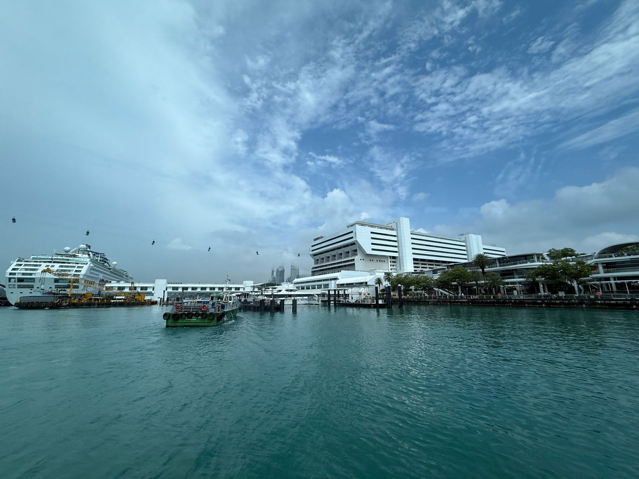 Horizon Ferry - Exterior