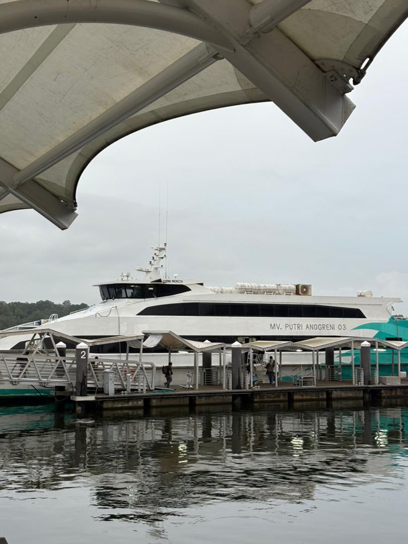 Putri Anggreni Ferry - Exterior