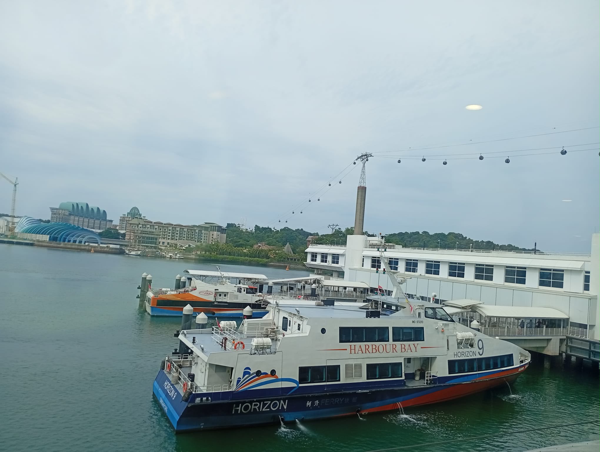 Horizon Ferry - BP, Exterior