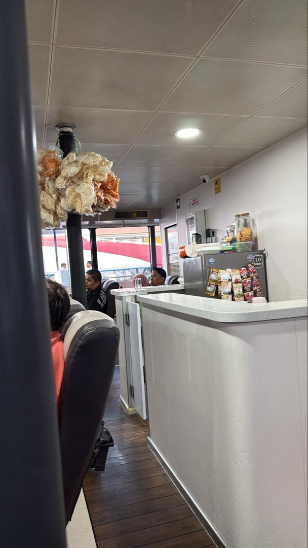 Pasir Gudang Ferry - Interior, Amenities, Meal