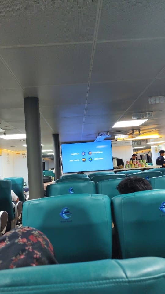 Putri Anggreni Ferry - Interior, Amenities