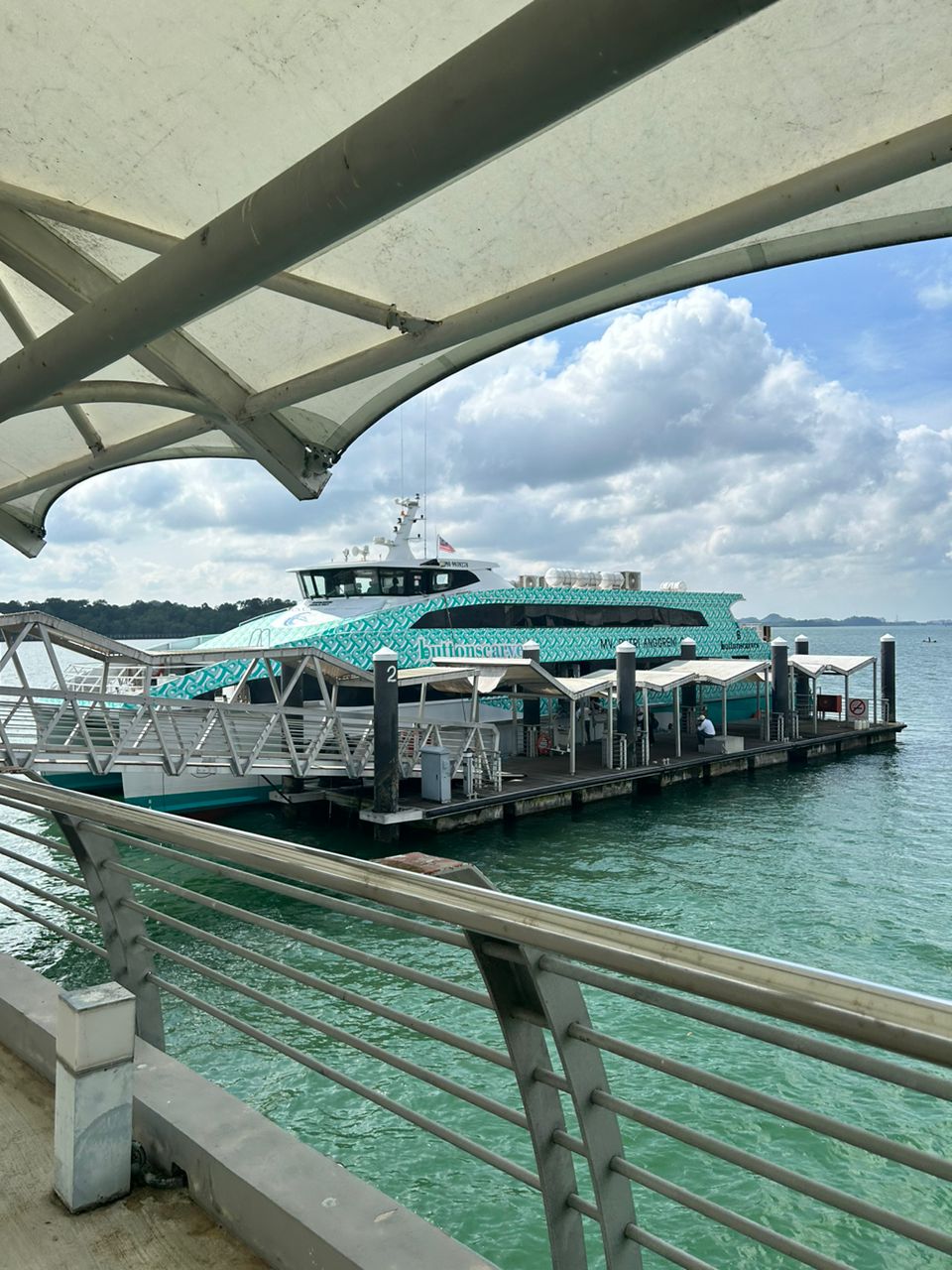 Putri Anggreni - Exterior