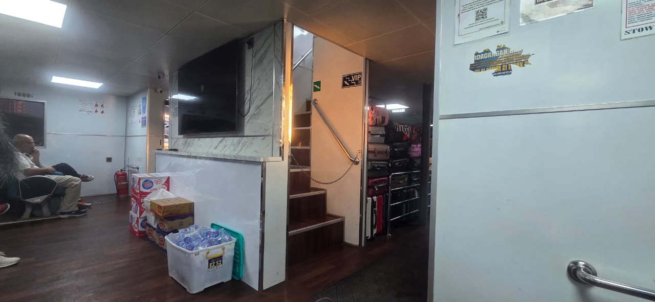 Putri Anggreni Ferry - Interior