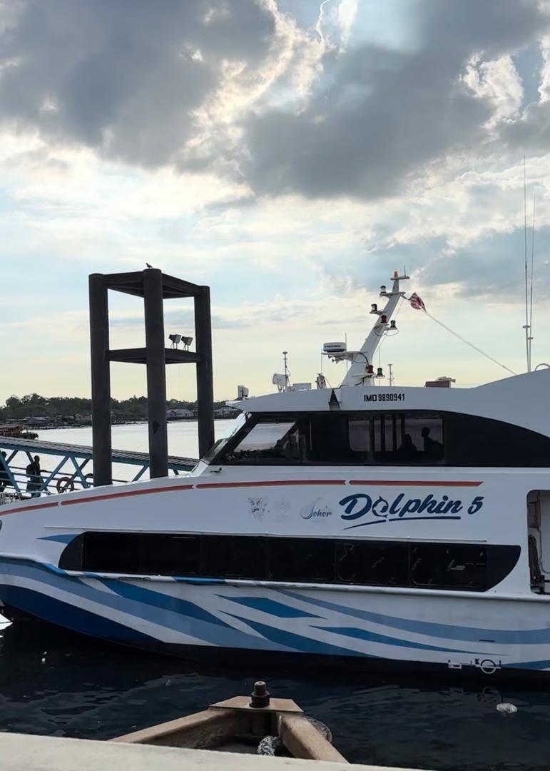 Pasir Gudang Passenger Ferry - Exterior