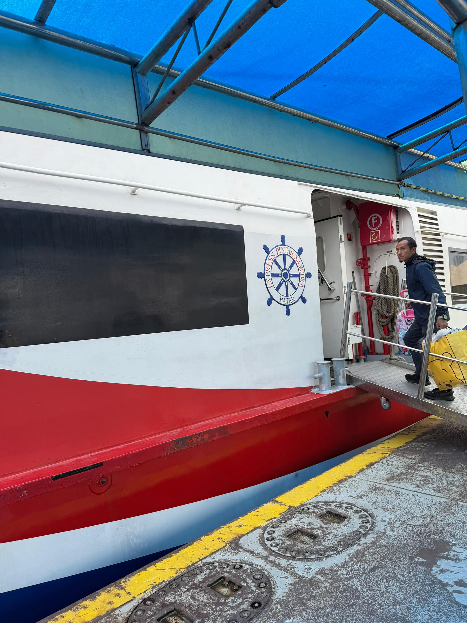 Pintas Fast Ferry - Exterior