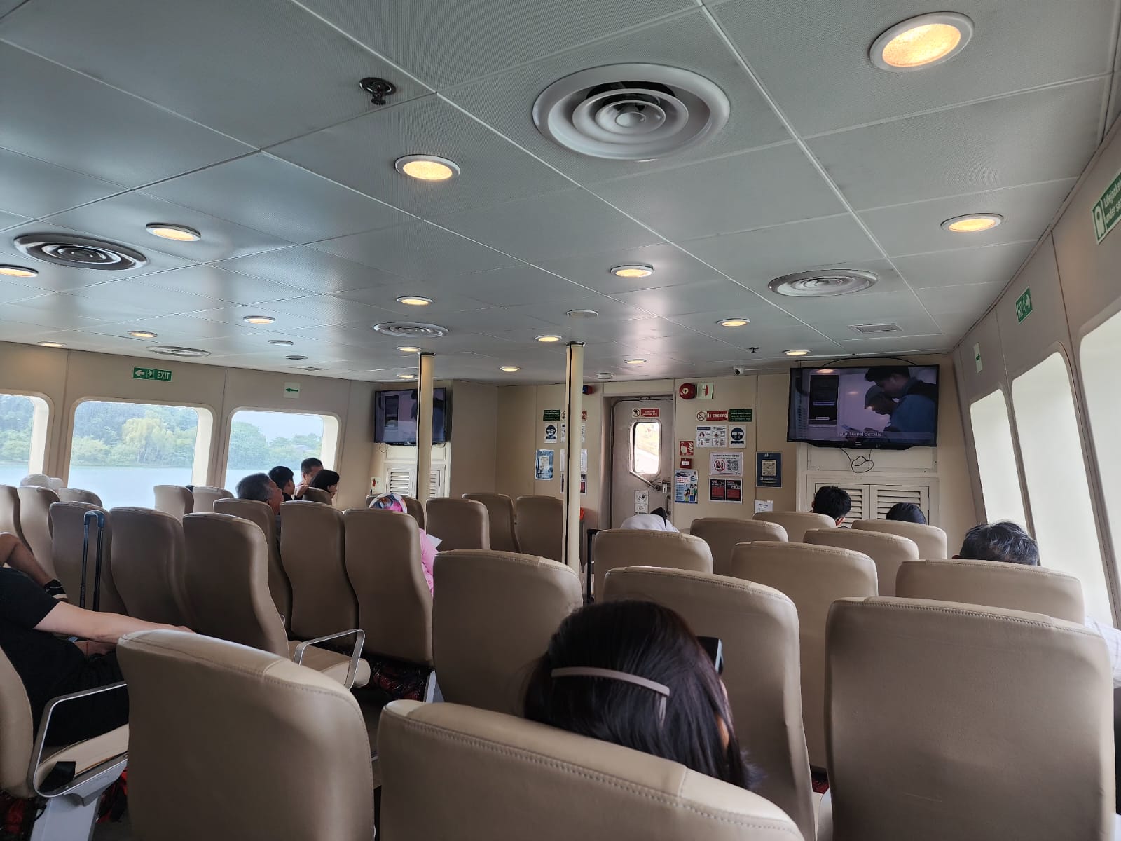 Horizon Ferry - Interior, Amenities