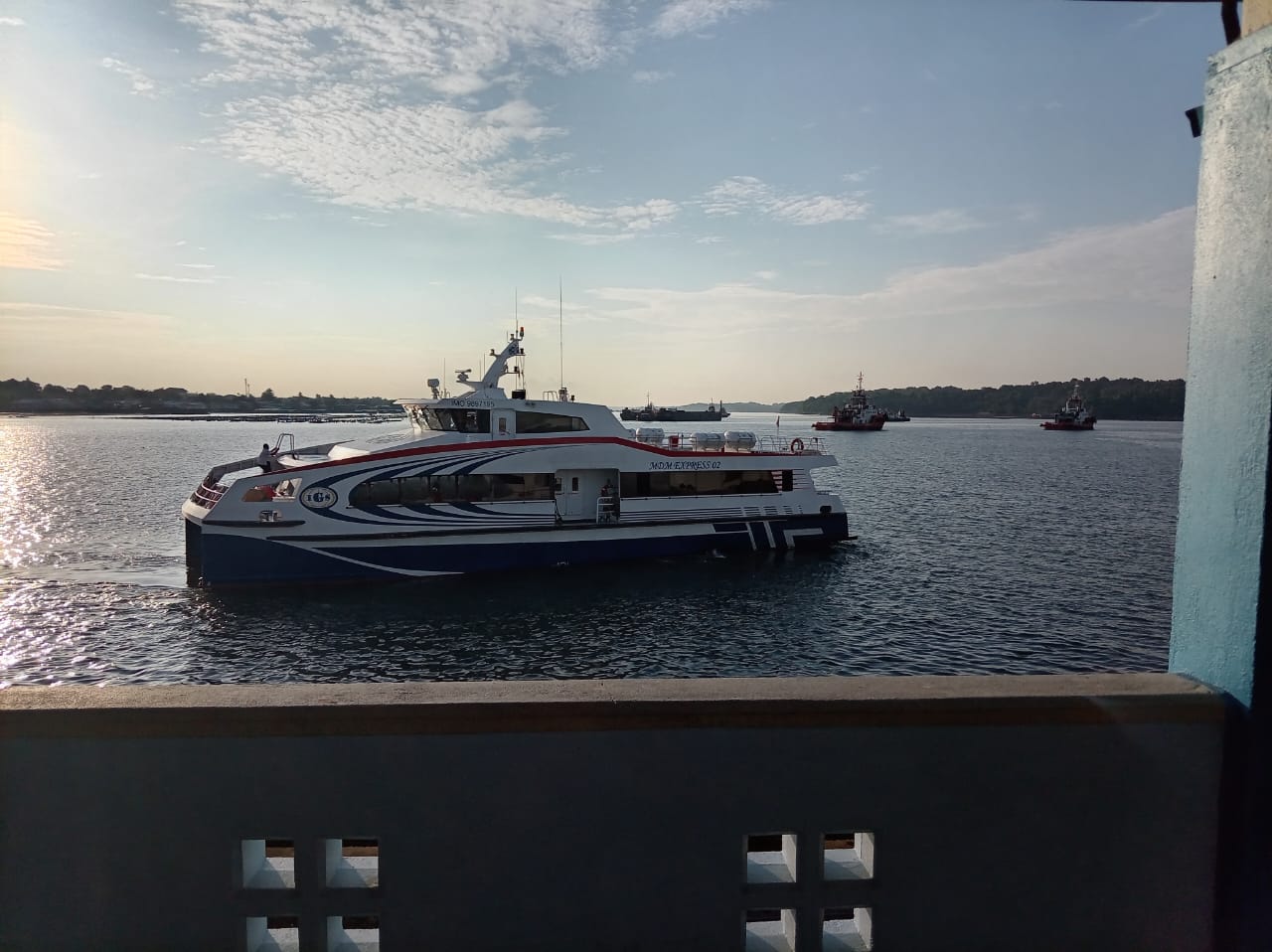 Pasir Gudang Ferry - Exterior