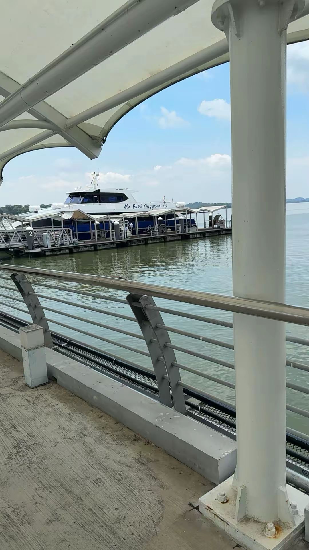 Putri Anggreni Ferry - BP