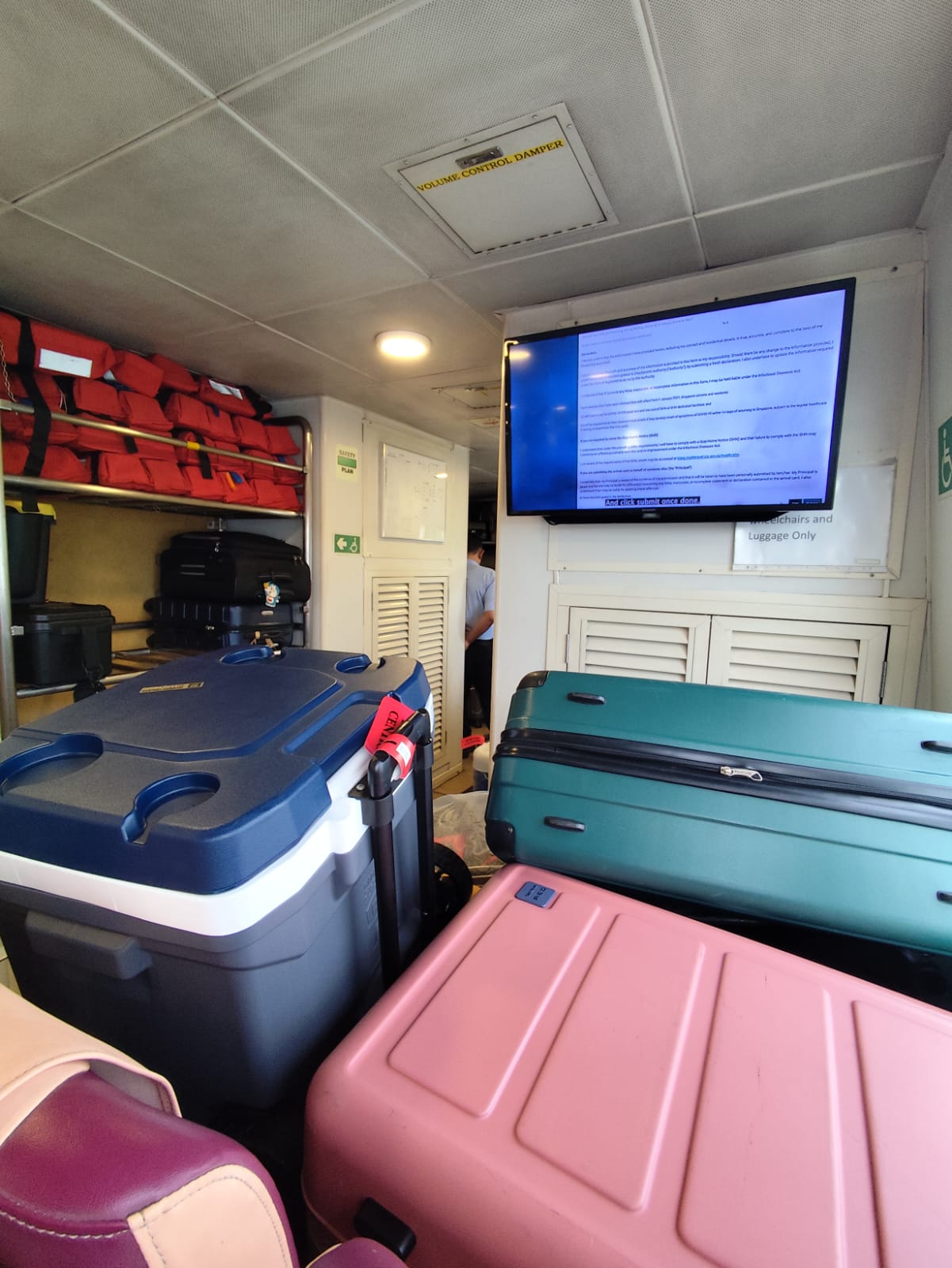 Sindo Ferry - Interior, Amenities
