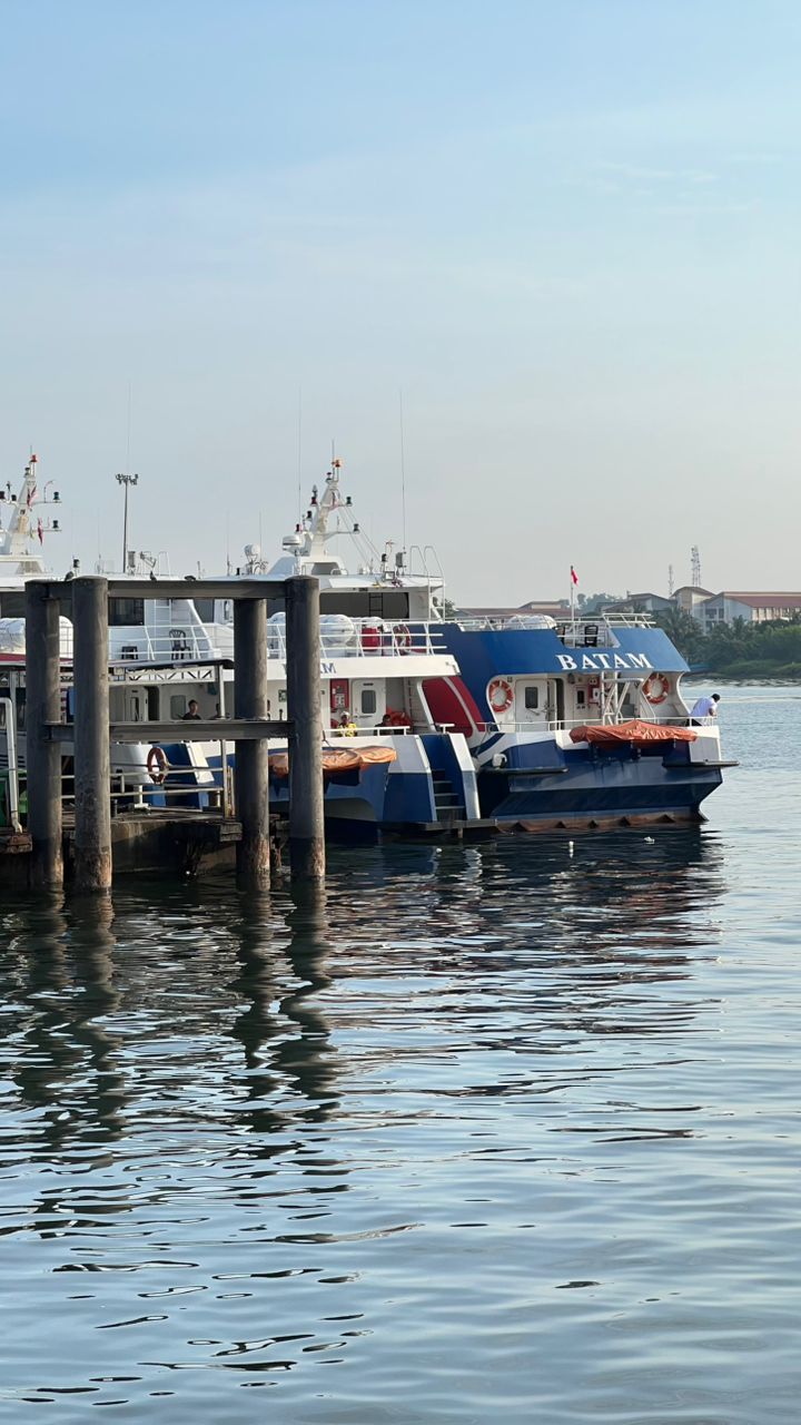 Pasir Gudang Passenger Ferry - Exterior