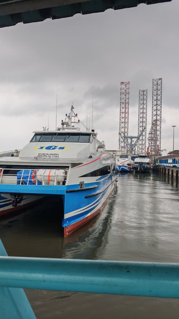 Batam Fast - Exterior